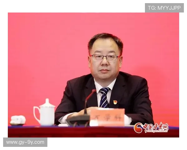 热血燃动绿茵场战斗先锋高歌奋进谱写青春荣耀篇章